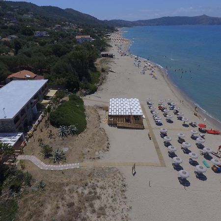 Residence Le Palme - Appartamenti Sul Mare - Spiaggia Tra Palinuro E Caprioli Пішьотта Екстер'єр фото