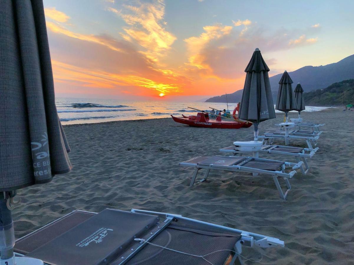 Residence Le Palme - Appartamenti Sul Mare - Spiaggia Tra Palinuro E Caprioli Пішьотта Екстер'єр фото