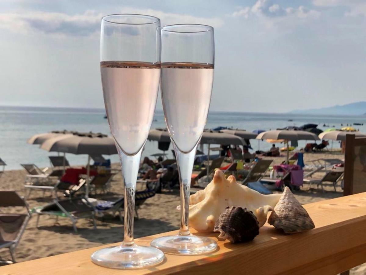Residence Le Palme - Appartamenti Sul Mare - Spiaggia Tra Palinuro E Caprioli Пішьотта Екстер'єр фото